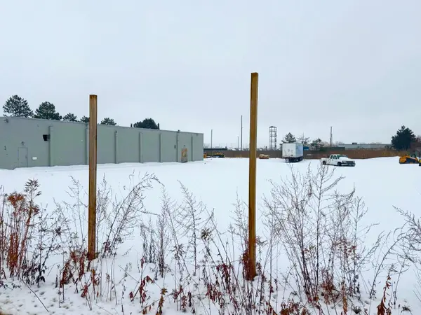 3 Industrial RD, Caledon, ON L7E 1K6