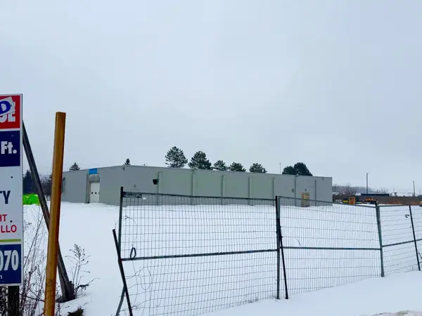 3 Industrial RD, Caledon, ON L7E 1K6