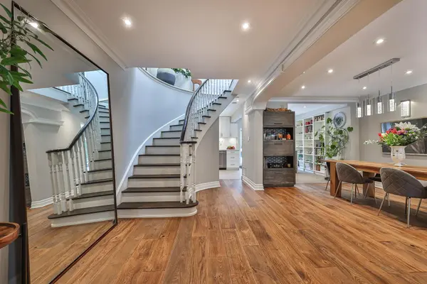 91 South Kingsway WAY, Toronto W01, ON M6S 3T4