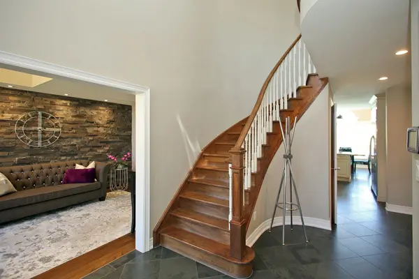 3 Riviera RDG, Hamilton, ON L8E 5E5