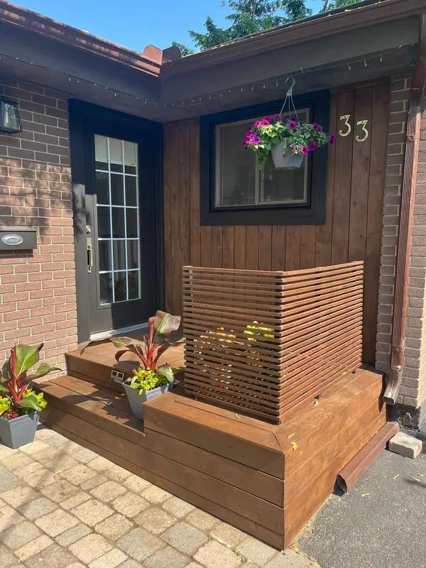 33 Westway PL #upper, Hamilton, ON L9C 2E9