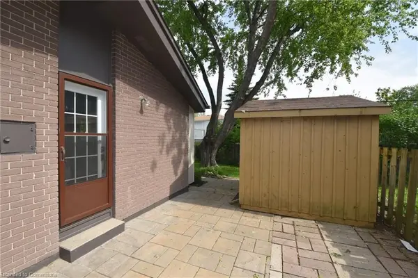 33 Westway PL #upper, Hamilton, ON L9C 2E9