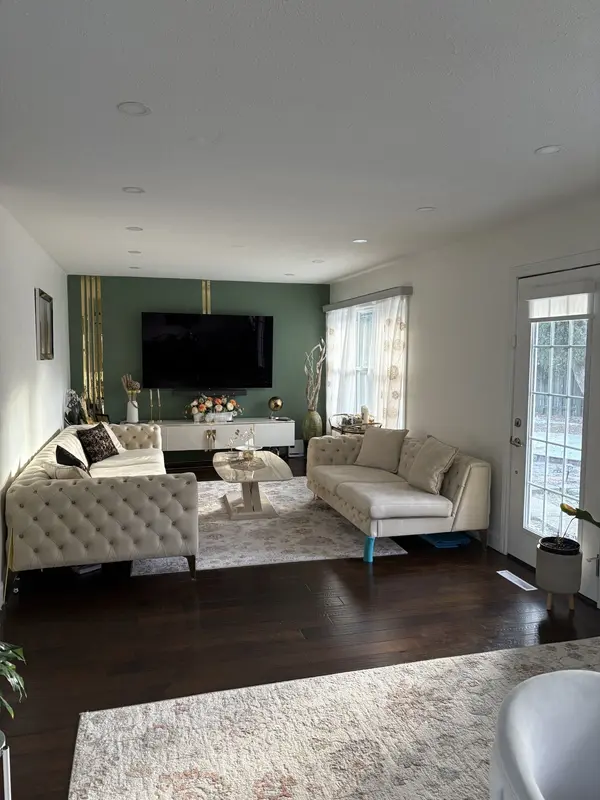 33 Westway PL #upper, Hamilton, ON L9C 2E9