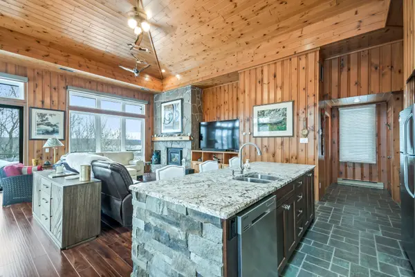 22-301 Oakridge Deerhurst DR, Huntsville, ON P1H 2E8