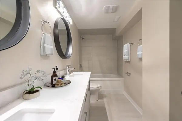 749 Upper Ottawa ST #2, Hamilton, ON L8T 3T8