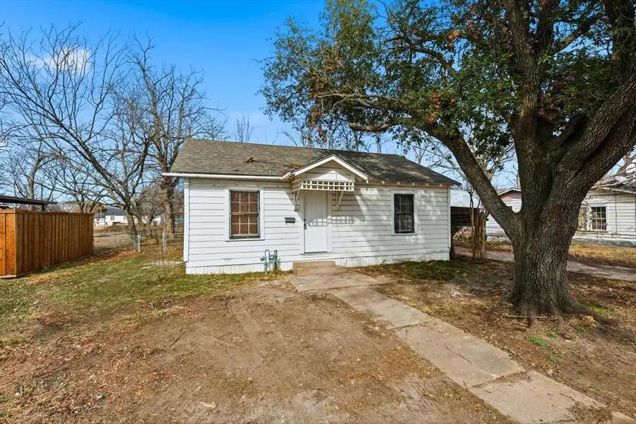 803 E 14th Street, Bonham, TX 75418