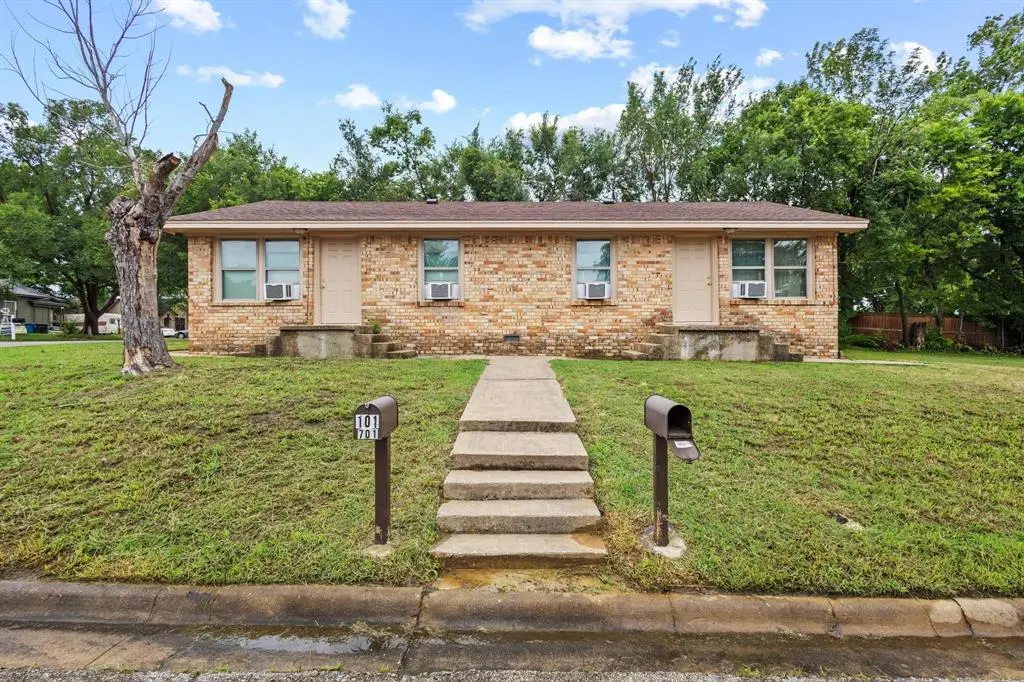 701 W Hull Street #101-2, Denison, TX 75020
