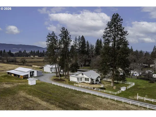 408 OAK GROVE RD, Medford, OR 97501