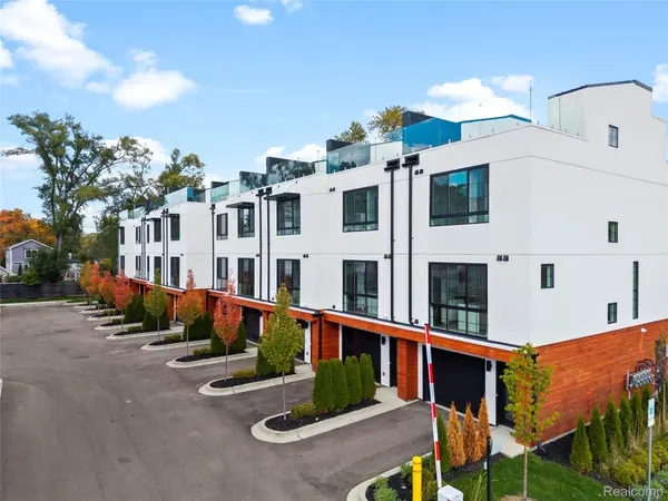 533 E Harrison AVE #36, Royal Oak, MI 48067