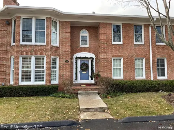 154 Windwood Pointe #55, St. Clair Shores, MI 48080