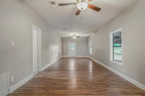 306 N Front Street, Savoy, TX 75479