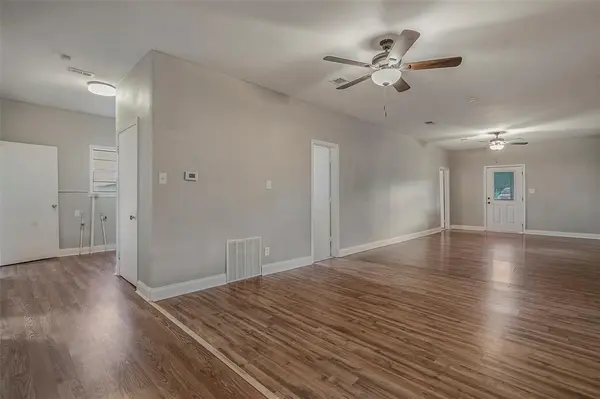 306 N Front Street, Savoy, TX 75479