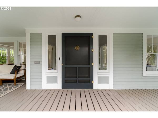 2735 SW TALBOT RD, Portland, OR 97201