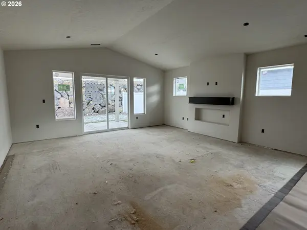 Hermiston, OR 97838,867 NE Laurel Springs DR