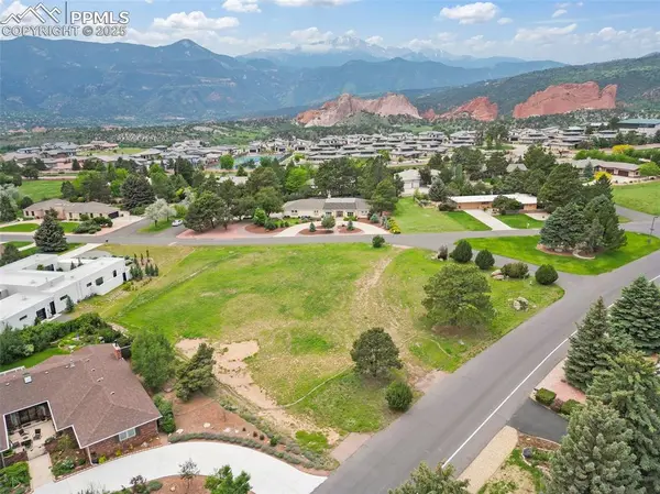 3161 Sunnybrook LN, Colorado Springs, CO 80904