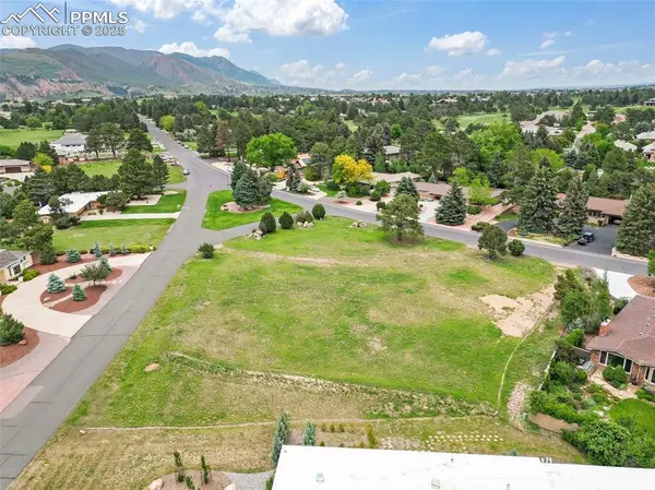 3161 Sunnybrook LN, Colorado Springs, CO 80904