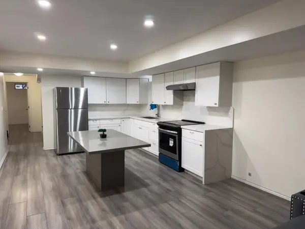 118 Blackwell CRES #Bsmt, Bradford West Gwillimbury, ON L3Z 4L4