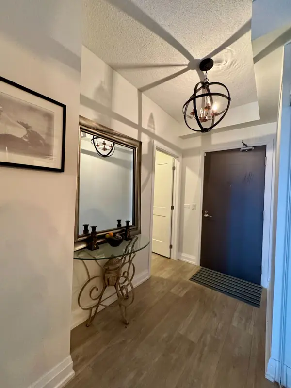 7900 Bathurst ST #425, Vaughan, ON L4J 0B8