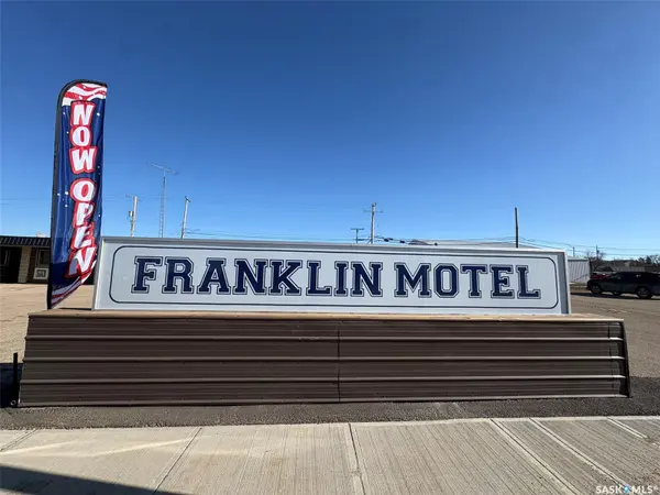 101 Center STREET, Assiniboia, SK S0H 0B0