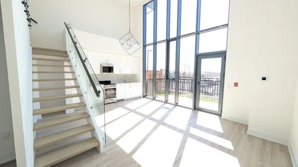 2450 Old Bronte RD #102, Oakville, ON L6M 5P6