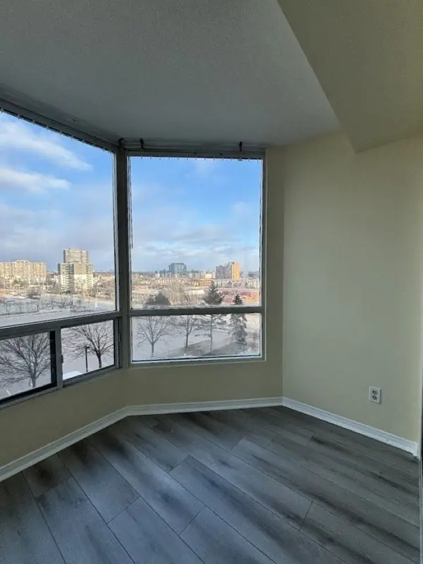 115 Hillcrest AVE #502, Mississauga, ON L5B 3Y9