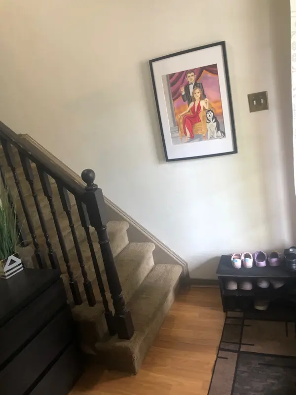 562 Erinbrook DR, Kitchener, ON N2E 3M8