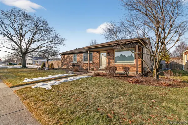 15715 Exeter CT, Fraser, MI 48026