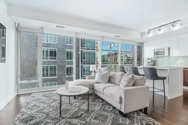 111 Champagne AVE S #1111, Dows Lake - Civic Hospital And Area, ON K1S 5V3