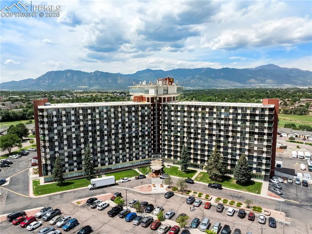 411 Lakewood CIR #1400, Colorado Springs, CO 80910