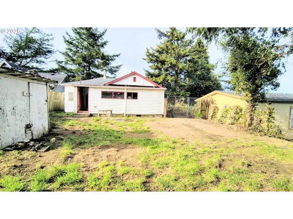 319 N WALL ST, Coos Bay, OR 97420