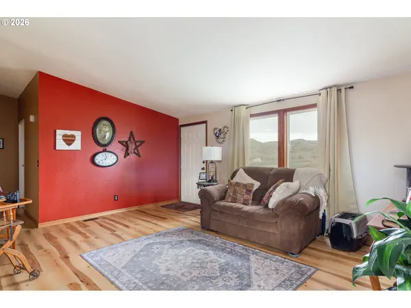 30432 Lauback ST, Hermiston, OR 97838