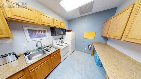 411 Lakewood CIR #1400, Colorado Springs, CO 80910