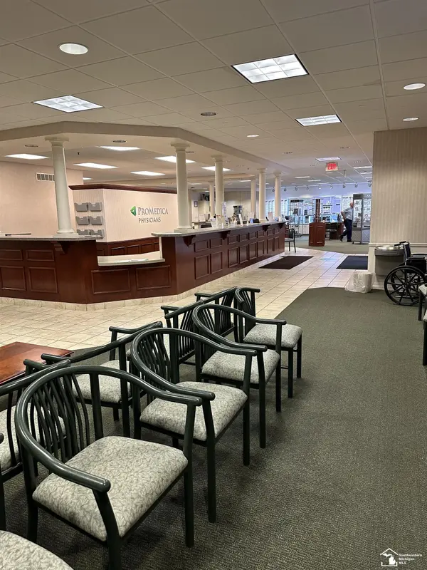 1180 N Monroe ST, Frenchtown Twp, MI 48162