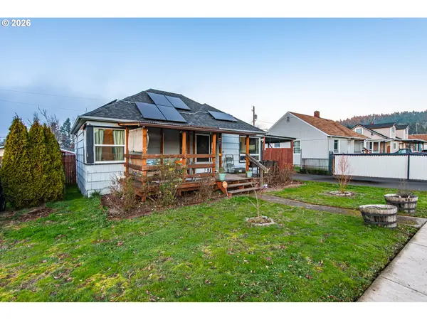 1064 E TAYLOR AVE, Cottage Grove, OR 97424