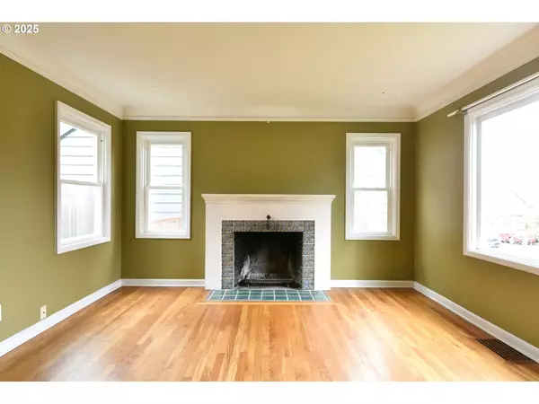 Portland, OR 97211,4405 NE CESAR E CHAVEZ BLVD