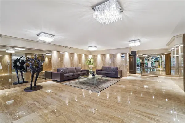 55 Skymark DR #2404, Toronto C15, ON M2H 3N4