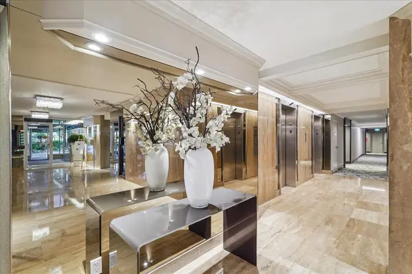 55 Skymark DR #2404, Toronto C15, ON M2H 3N4