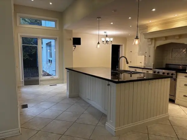 66 Laureleaf RD, Markham, ON L3T 2Y1