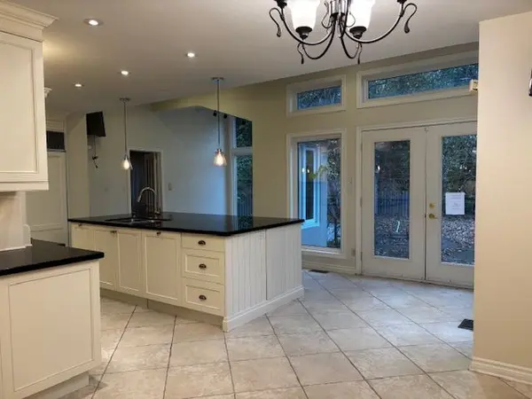 66 Laureleaf RD, Markham, ON L3T 2Y1