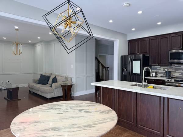 148 Gardenbrooke TRL, Brampton, ON L6P 3C9