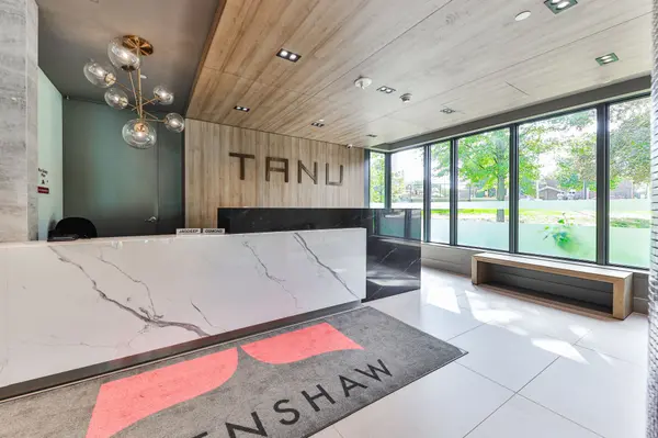 21 Park ST E #1009, Mississauga, ON L5G 0C2