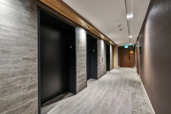 21 Park ST E #1009, Mississauga, ON L5G 0C2