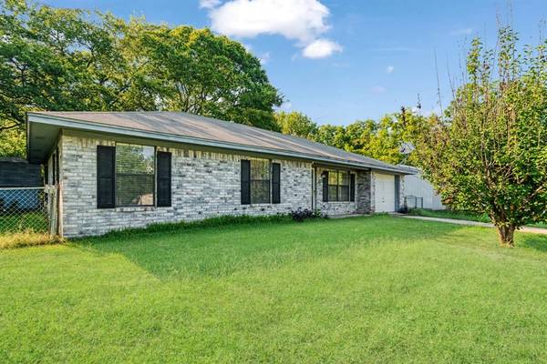 450 Faucett Street,  Blossom,  TX 75416