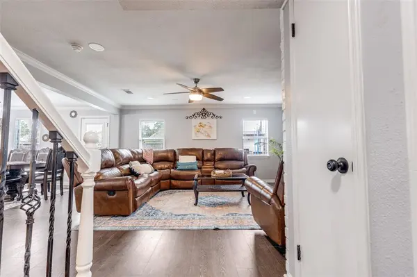 605 S Remington Drive, Angleton, TX 77515