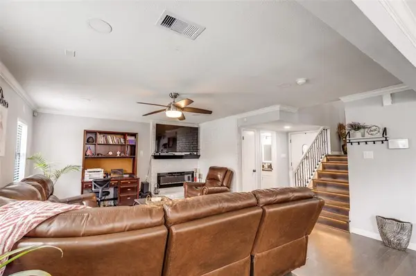 605 S Remington Drive, Angleton, TX 77515