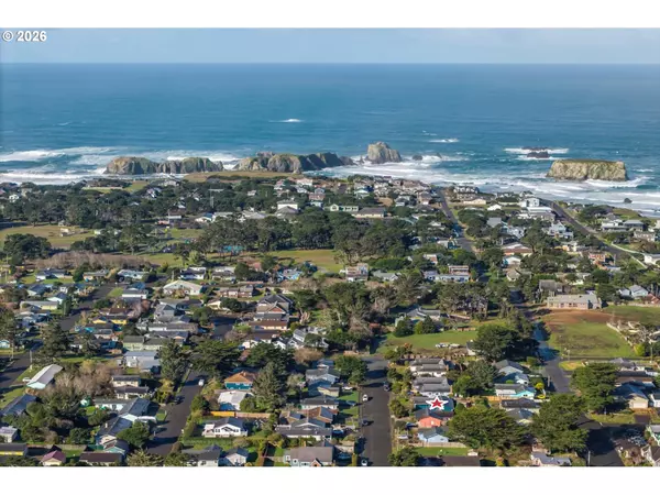 Bandon, OR 97411,710 8TH CT SW