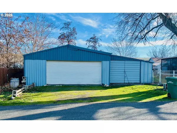 Milton Freewater, OR 97862,103 SE 17TH AVE