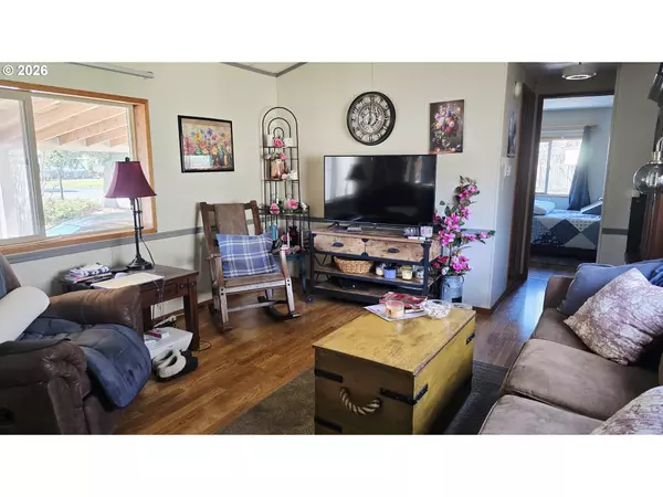 La Grande, OR 97850,1809 26TH ST #77