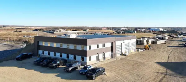 5 Sylvaire Close, Sylvan Lake, AB T4S 1P4