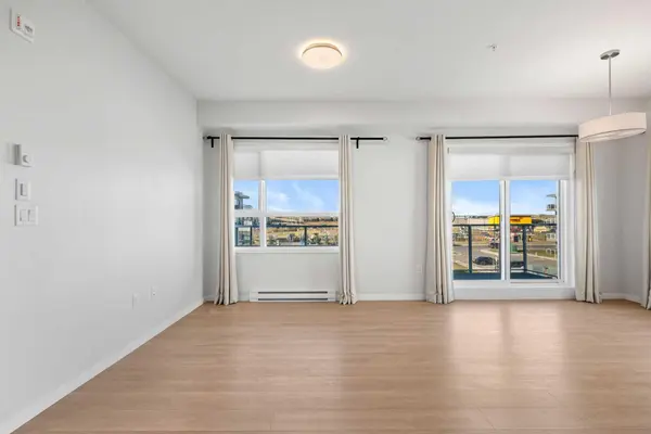 40 Carrington PLZ NW #316, Calgary, AB T3P 1X7